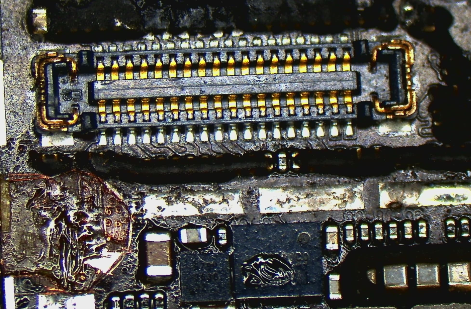 Diagram showing how long screw damage occurs when over-length screw penetrates iPhone logic board PCB layers