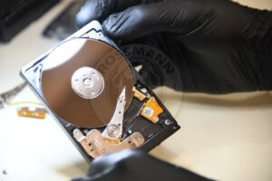 Hard drive opened - will data recovery app work?